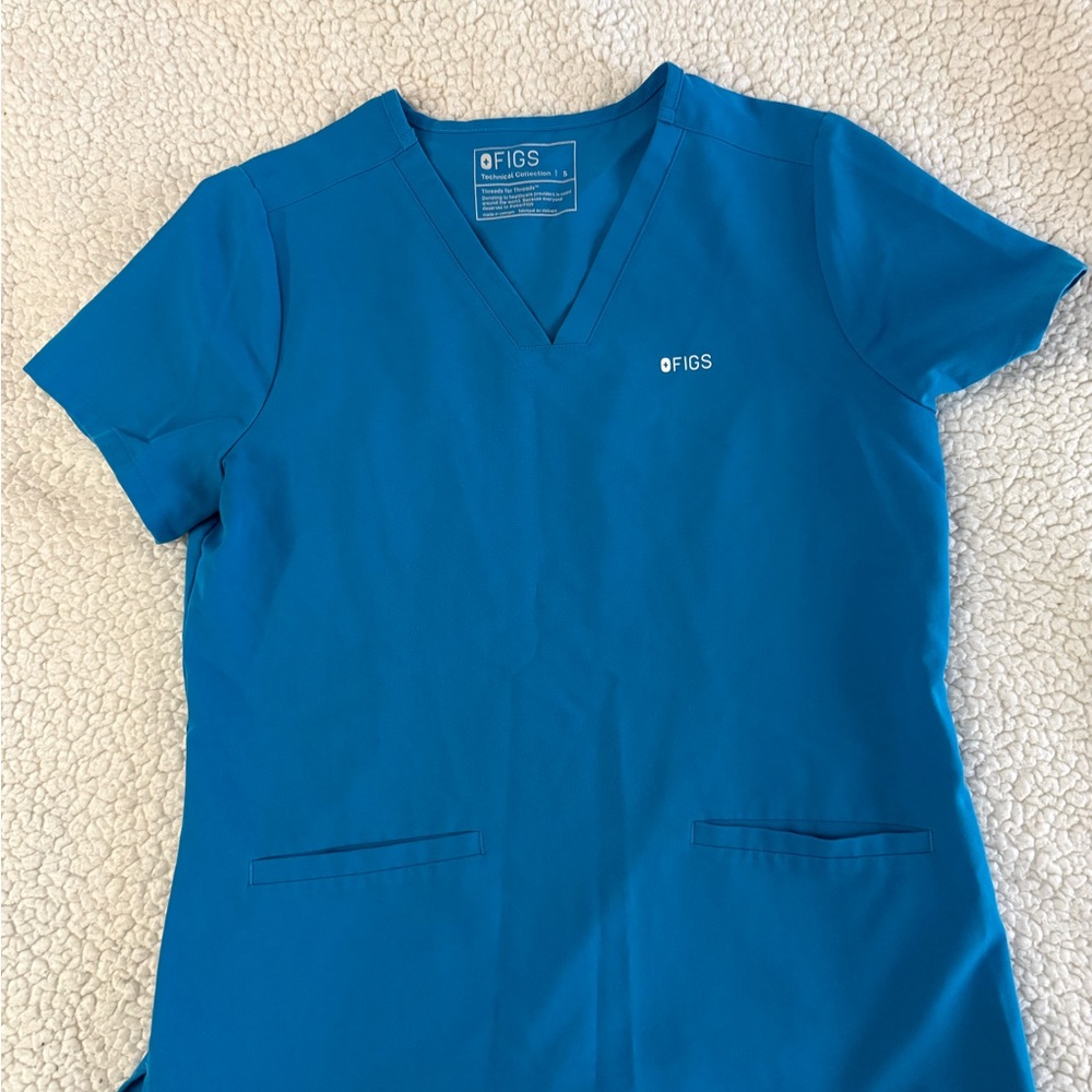 FIGS Scrub Top
